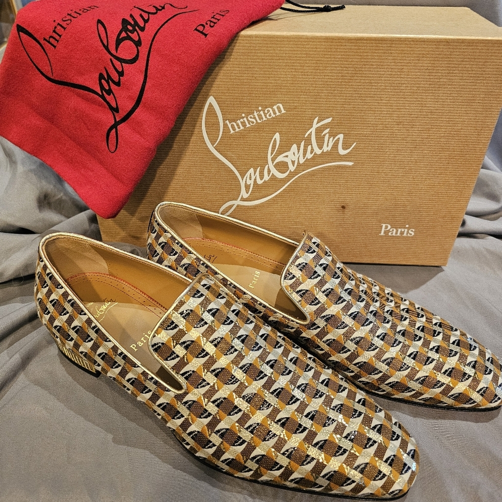 Men’s Christian louboutin colonnaki flat shoes w box & dust bag. Size 42.5